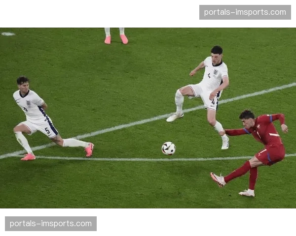 英格兰贝林厄姆全能表现 中场控制力与进攻端决策质量分析